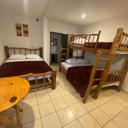Hostal 17-52 Guatemala City Екстериор снимка