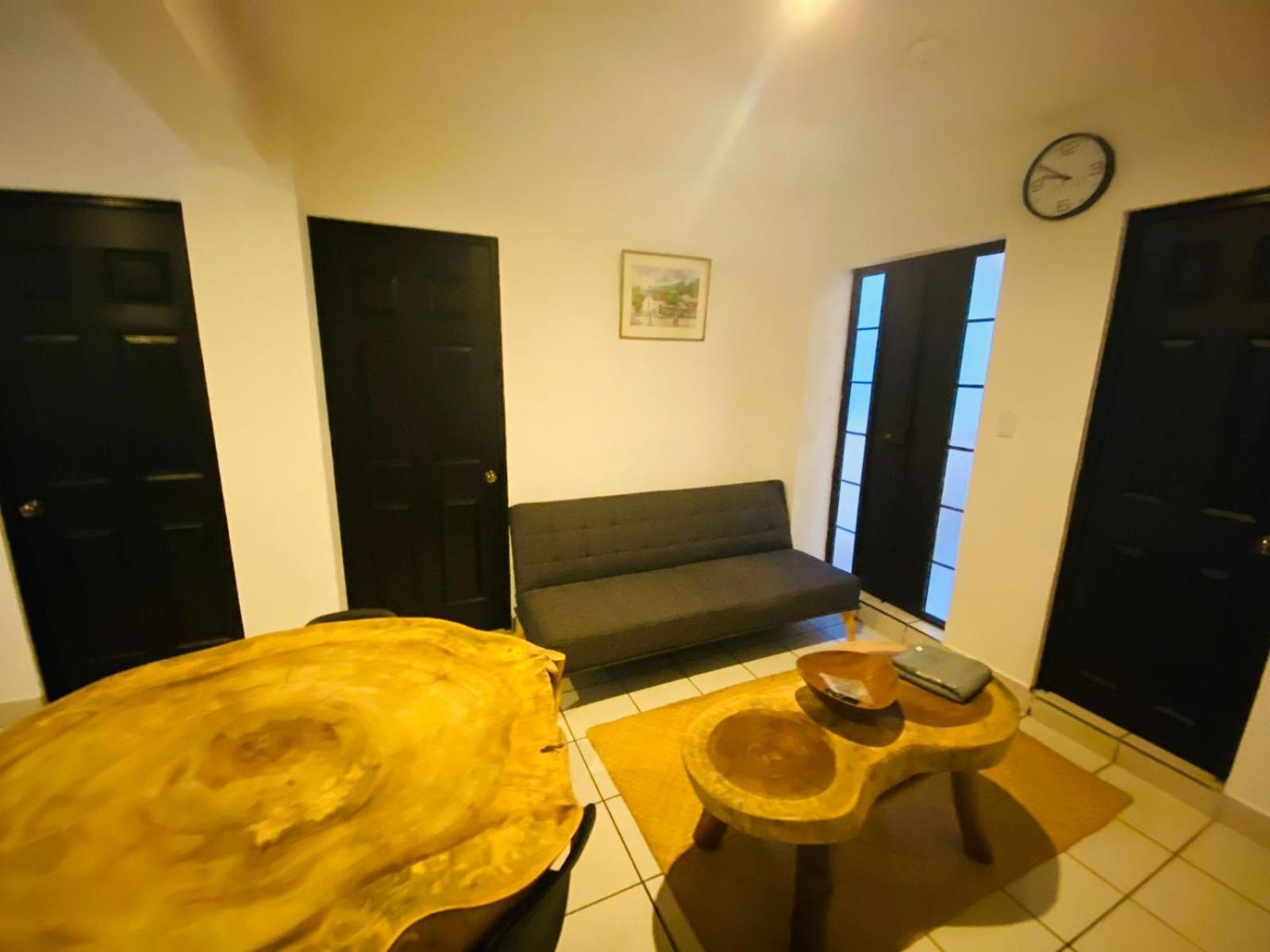 Hostal 17-52 Guatemala City Екстериор снимка