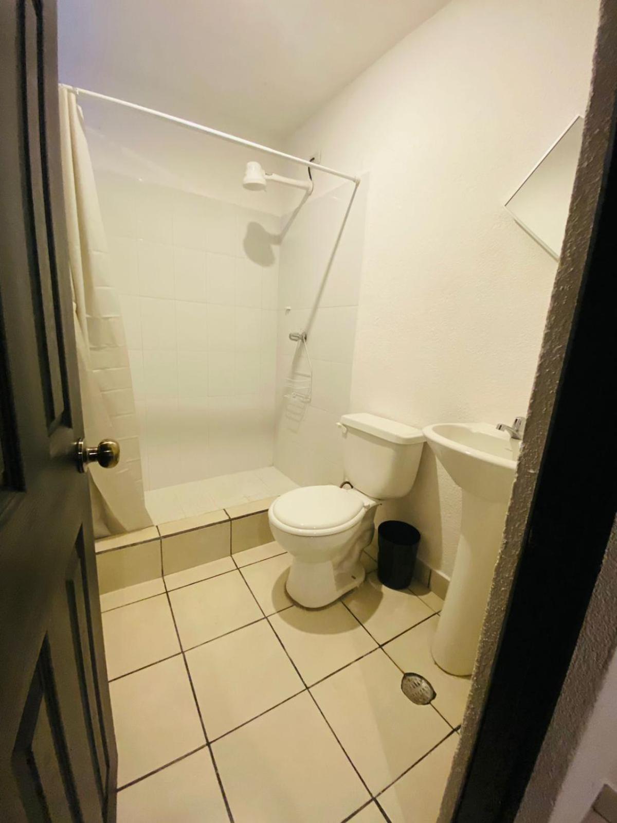 Hostal 17-52 Guatemala City Екстериор снимка