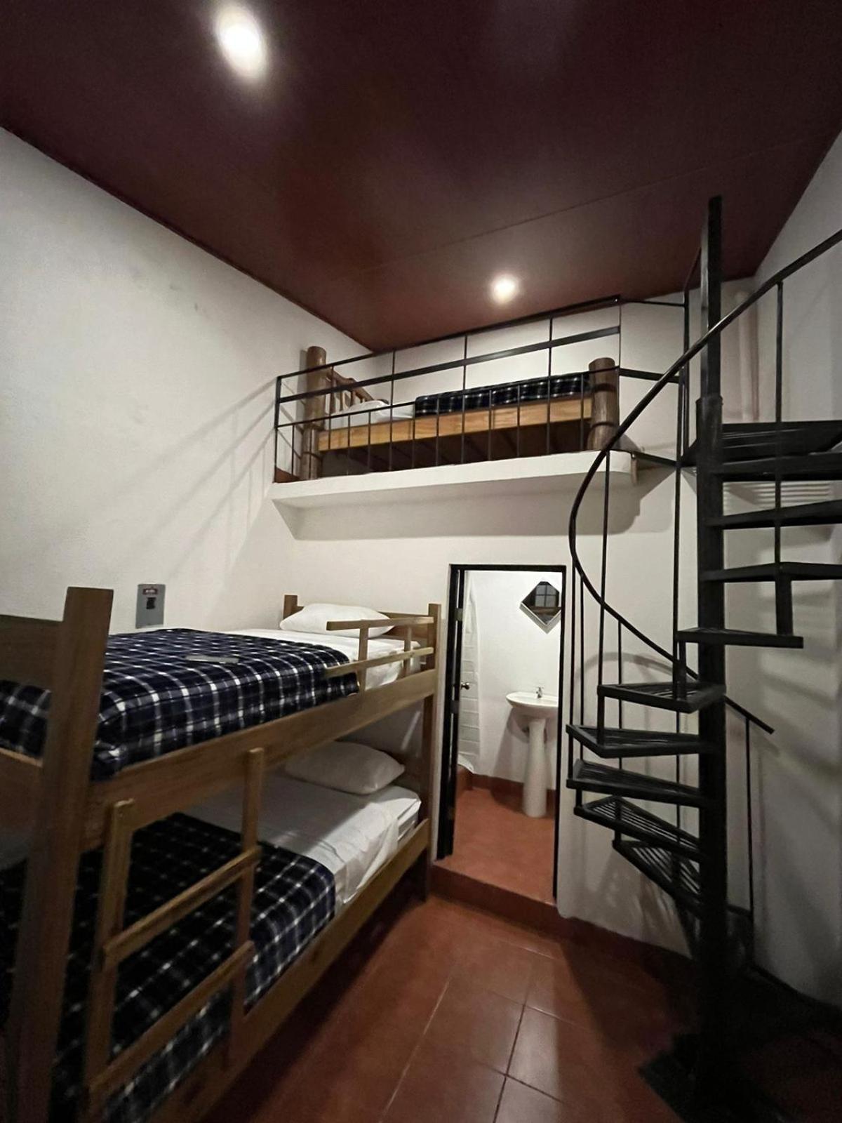 Hostal 17-52 Guatemala City Екстериор снимка