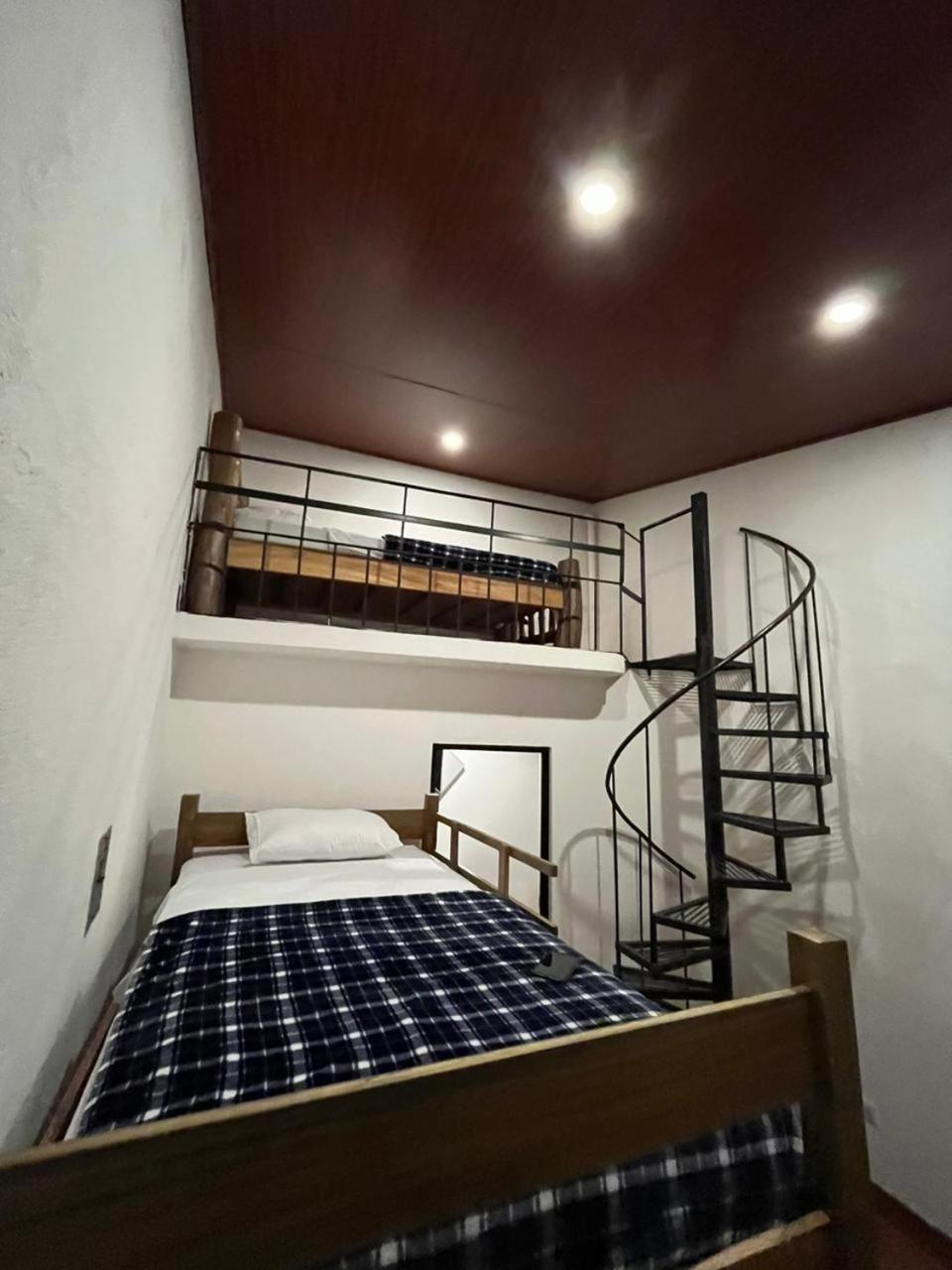 Hostal 17-52 Guatemala City Екстериор снимка